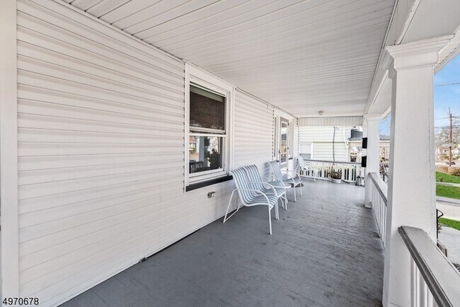 14 Ravine Ave-Unit -1 in Caldwell, NJ - Building Photo - Building Photo