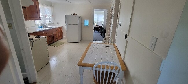 361 Lakeside Ave, Unit 2 in Laconia, NH - Building Photo - Building Photo