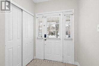 552 Ashbourne Crescent in Ottawa, ON - Building Photo - Building Photo