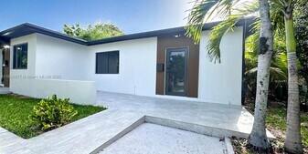 12800 NE 12th Ave in North Miami, FL - Building Photo