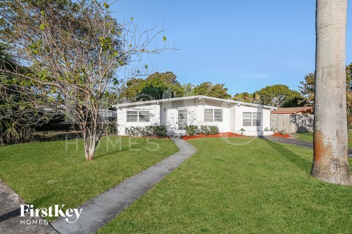 1571 NE 44th St in Pompano Beach, FL - Building Photo