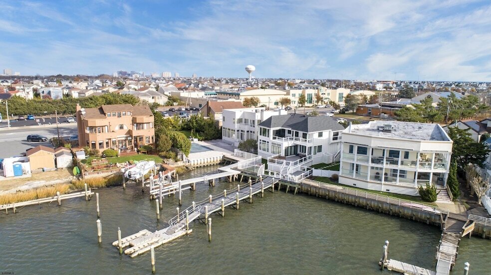8407 Wellington Ave in Margate City, NJ - Building Photo
