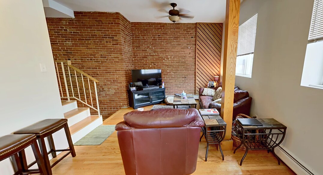 106 Central St, Unit 1 in Somerville, MA - Building Photo