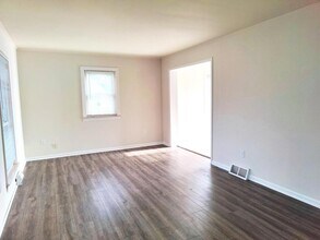 478 Robbe Ave in Belleville, MI - Building Photo - Building Photo