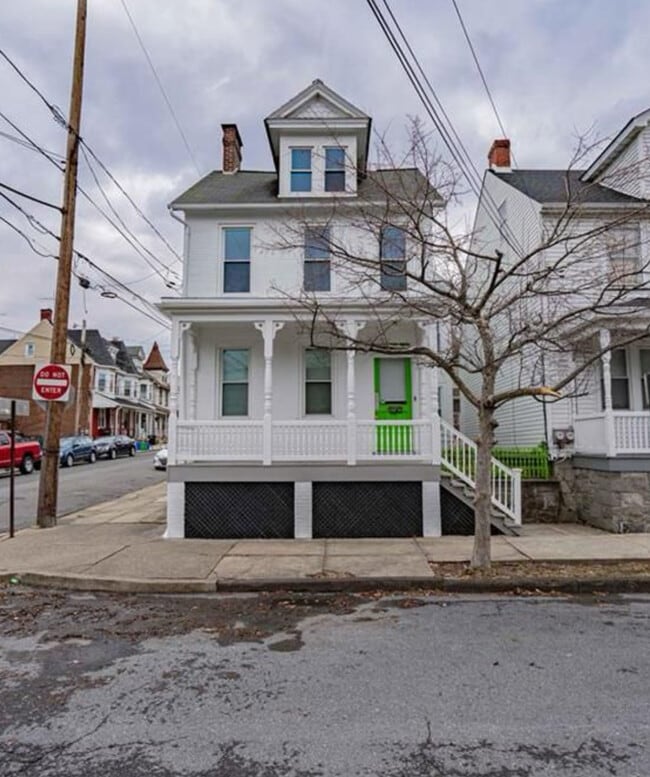 720 High St, Unit 1st Fl