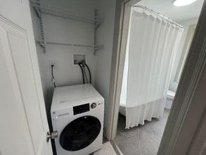 513 E Montgomery Ave in North Wales, PA - Foto de edificio - Building Photo