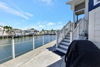 10701 S Ocean Dr, Unit 08 in Jensen Beach, FL - Building Photo - Building Photo