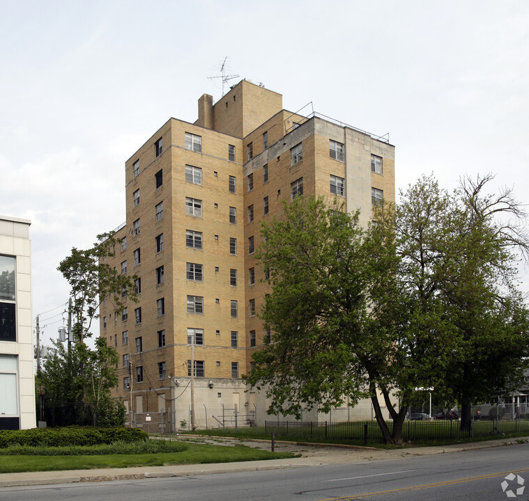 Grand Meridian Apartments in Indianapolis, IN - Building Photo