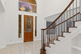 402 Luna Vista Dr in The Hills, TX - Building Photo - Building Photo