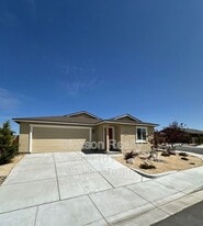 501 Paradise Vly Rd in Reno, NV - Building Photo
