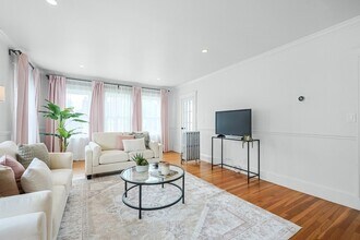 22-24 Ellison Ave, Unit 24 in Boston, MA - Building Photo - Building Photo