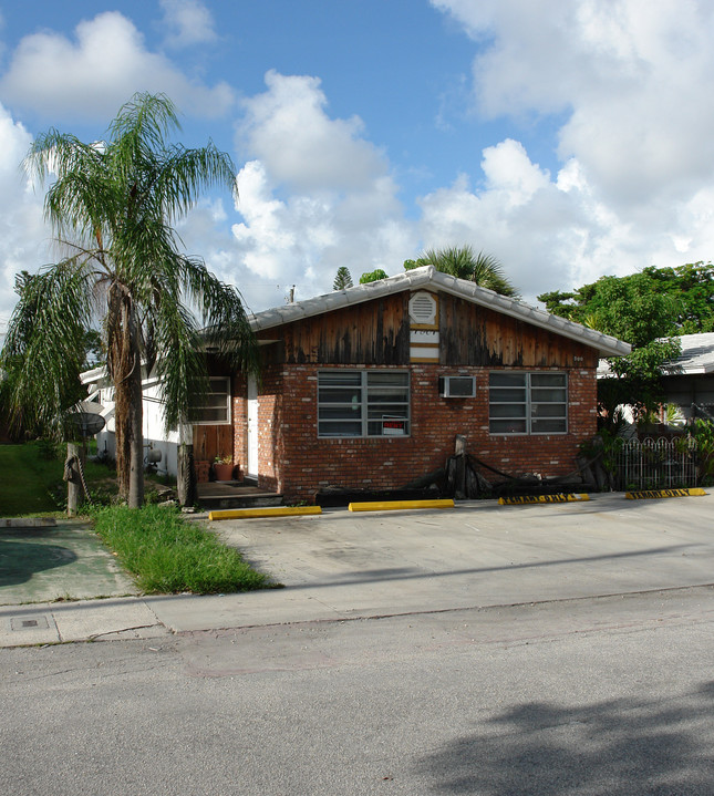 490-494 SE 21st St in Fort Lauderdale, FL - Building Photo