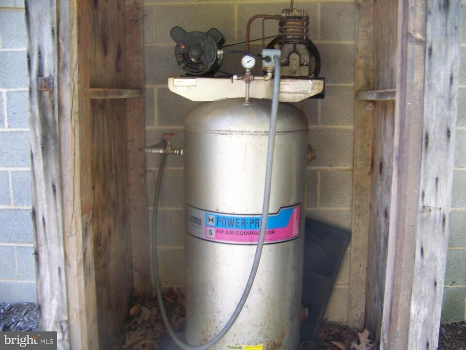 6225 Ripley Rd in La Plata, MD - Building Photo