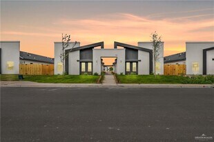 24 N 24th St in McAllen, TX - Building Photo