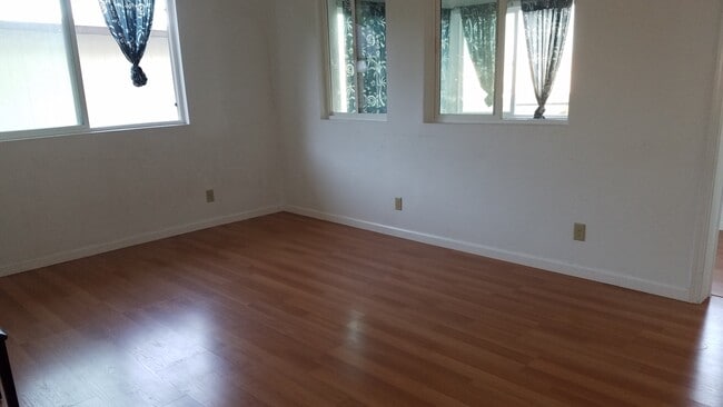 1387 Frank St in Honolulu, HI - Building Photo - Building Photo