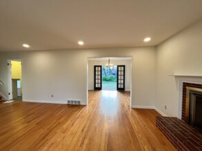 7520 Aberdeen St in Prairie Village, KS - Building Photo - Building Photo