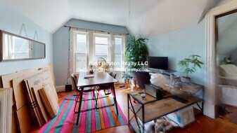 289 Summer St, Unit 3 in Somerville, MA - Building Photo