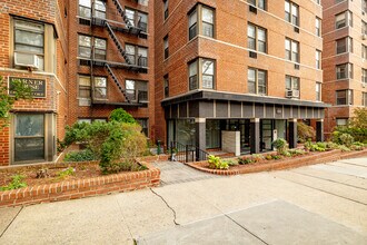 Warner House in Forest Hills, NY - Building Photo - Building Photo