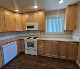 02223 Airport Rd-Unit -#2 in Ellensburg, WA - Building Photo - Building Photo