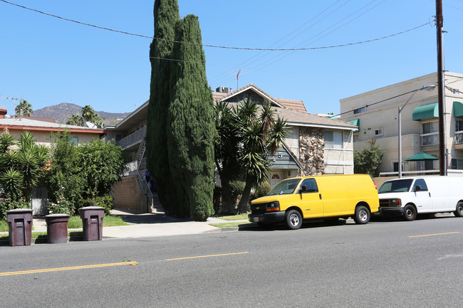 245 W Stocker St in Glendale, CA - Building Photo - Building Photo