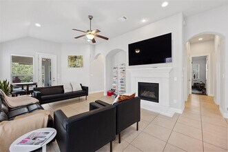 3828 Vinalopo Dr in Austin, TX - Building Photo - Building Photo