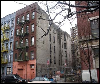 320 E 109th St in New York, NY - Building Photo