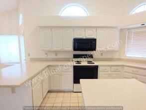 7793 E Marquise Dr in Tucson, AZ - Building Photo - Building Photo