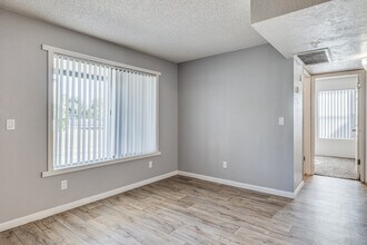 Regency Square in Yuma, AZ - Building Photo - Interior Photo