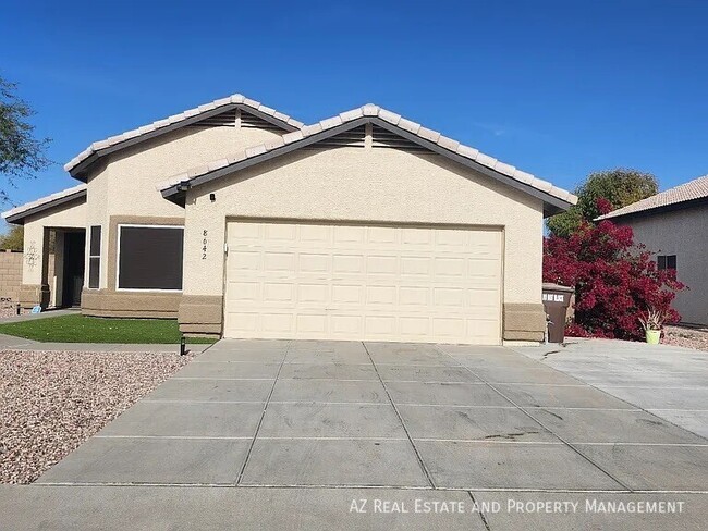 8642 W Echo Ln in Peoria, AZ - Building Photo - Building Photo