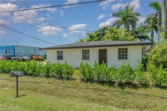 21 Cabana Ave in North Fort Myers, FL - Building Photo - Building Photo