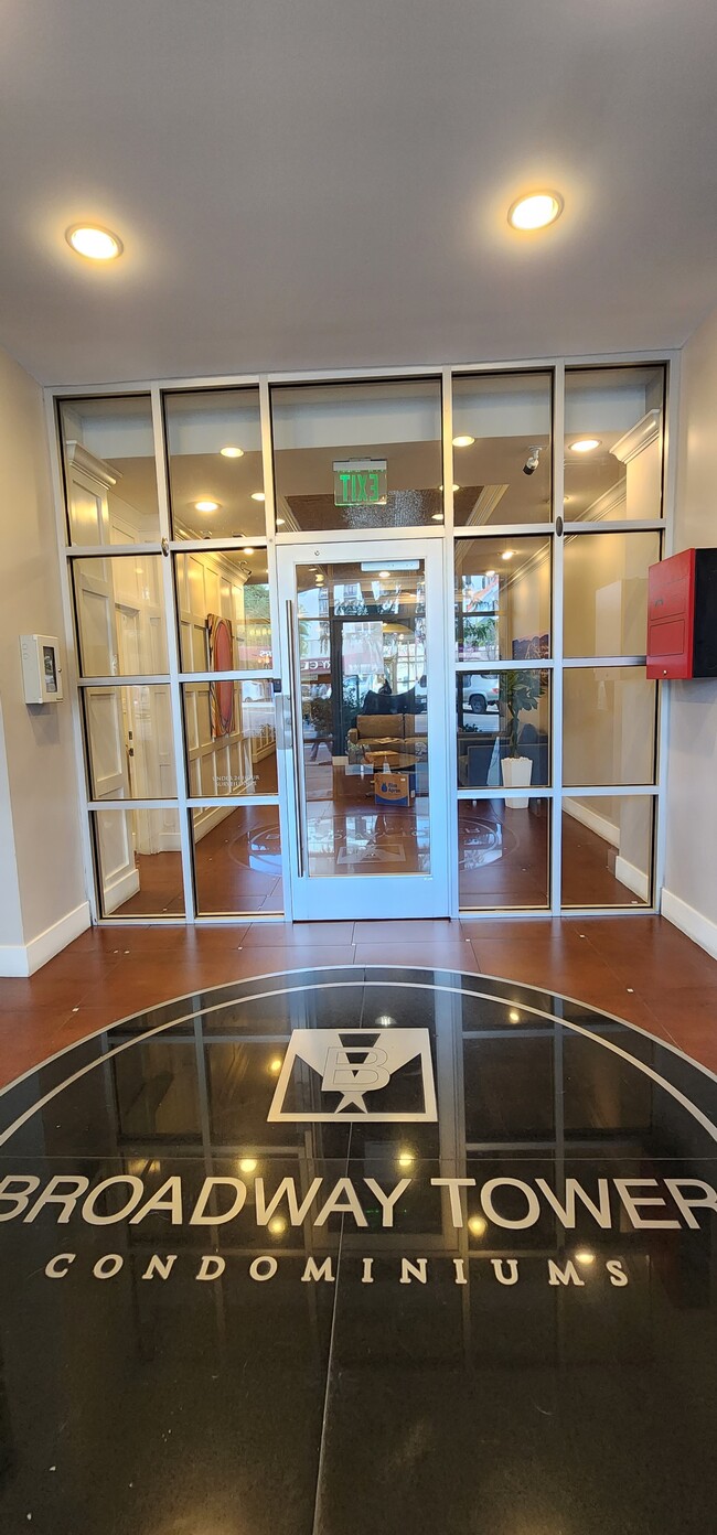 230 E 300 S, Unit 1208 in Salt Lake City, UT - Foto de edificio - Building Photo