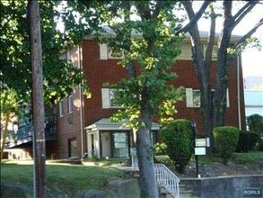1323 Anderson Ave in Fort Lee, NJ - Building Photo - Building Photo