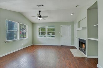 3414 Hollywood Ave in Austin, TX - Building Photo - Building Photo