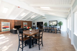 Lakeview Apartments in Fremont, CA - Building Photo - Interior Photo