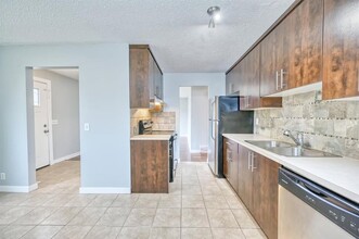 80 Castlebrook Way NE in Calgary, AB - Building Photo - Building Photo