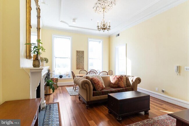 2129 Walnut St in Philadelphia, PA - Building Photo - Building Photo