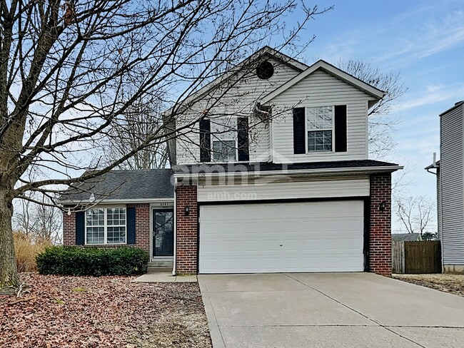 property at 4633 Stratford Ln