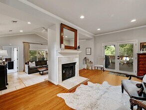 6010 Long Champ Ct in Austin, TX - Building Photo - Building Photo