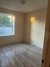 2419 Benton St, Unit 2419 Apt A in Granite City, IL - Building Photo - Building Photo