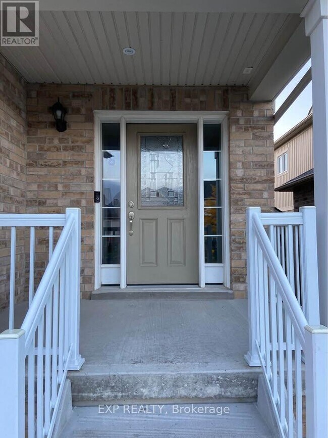 133 Worden Dr in Courtice, ON - Building Photo - Building Photo