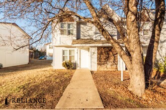 7302 W Douglas Ave in Wichita, KS - Building Photo - Building Photo