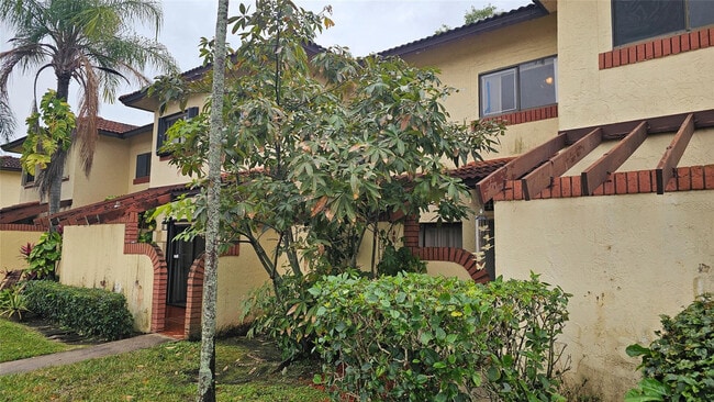 4644 NW 90th Ave in Sunrise, FL - Building Photo - Building Photo