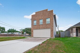 146 Disney St in Rosharon, TX - Building Photo - Building Photo