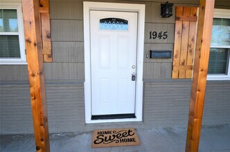 1945 Coulcrest Dr in Houston, TX - Building Photo - Building Photo