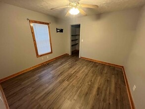 4217 Snake Rd in Athens, AL - Foto de edificio - Building Photo