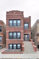 3015 W Wellington Ave in Chicago, IL - Building Photo
