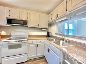 333 Circle Ave in Charlotte, NC - Building Photo - Building Photo