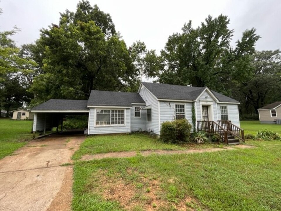 1055 Marlin Rd in Memphis, TN - Building Photo