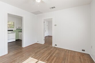 1312 20th St in Huntsville, TX - Building Photo - Building Photo