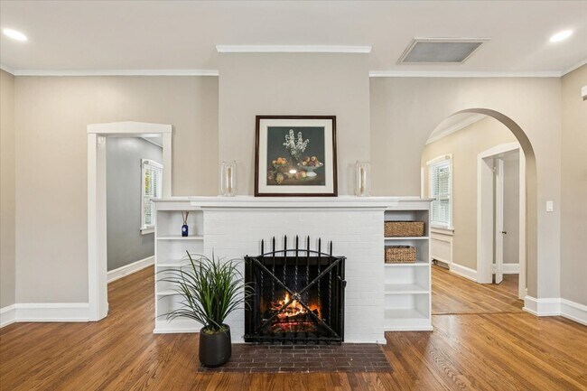 1201 N McKinley Rd in Lake Forest, IL - Building Photo - Building Photo